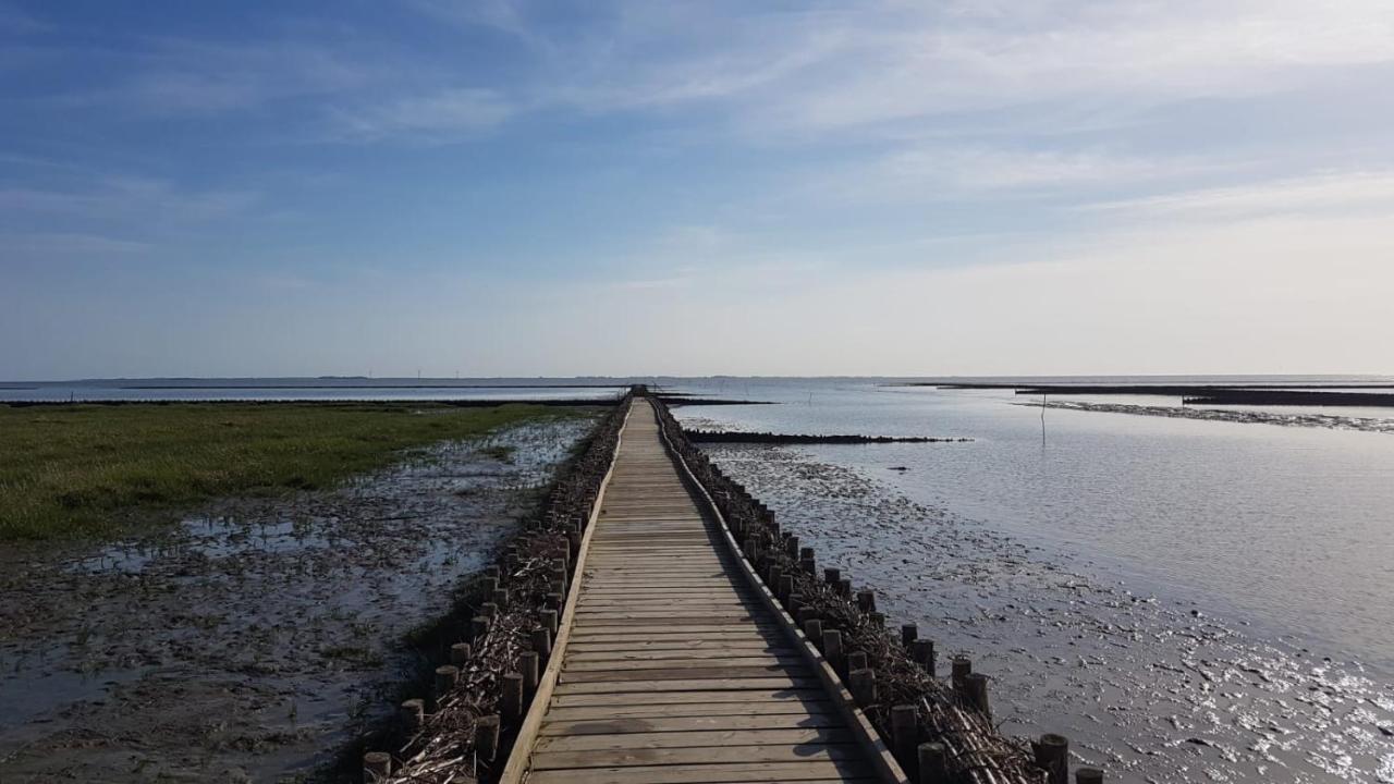 Wohnmobilstellplatz Hemenswarft An Der Nordsee - Meerblick Emmelsbull-Horsbull Exterior foto